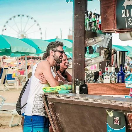 Hotel Paloma Beach Front Chiringuitos Time リミニ エクステリア 写真