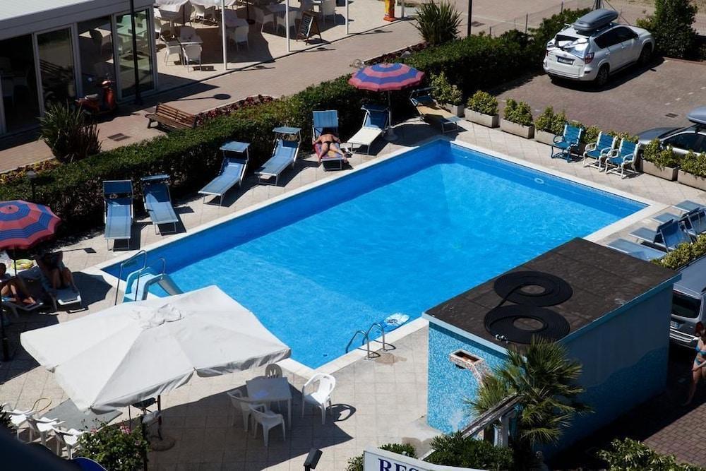 Hotel Paloma Beach Front Chiringuitos Time リミニ エクステリア 写真