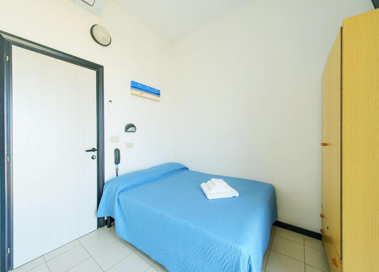 Hotel Paloma Beach Front Chiringuitos Time リミニ エクステリア 写真