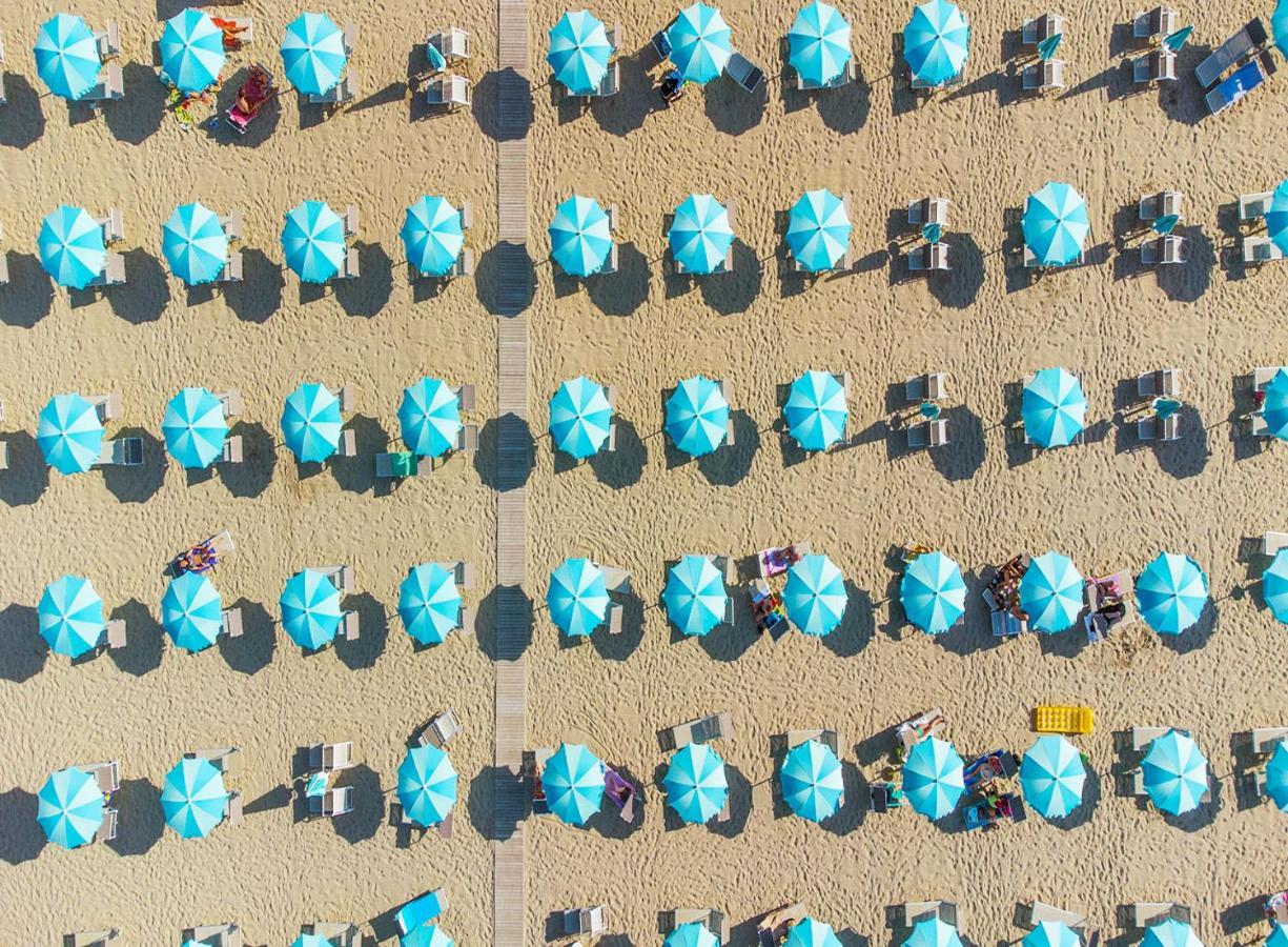 Hotel Paloma Beach Front Chiringuitos Time リミニ エクステリア 写真